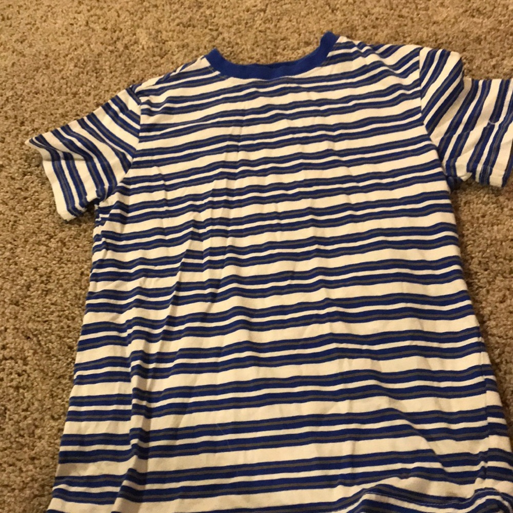 Blue and white striped t shirt
